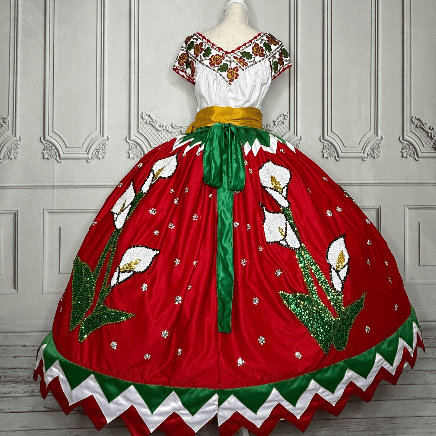 China Poblana Gala Outfit - Red Alcatraz China Poblana Gala Outfit - Red Alcatraz