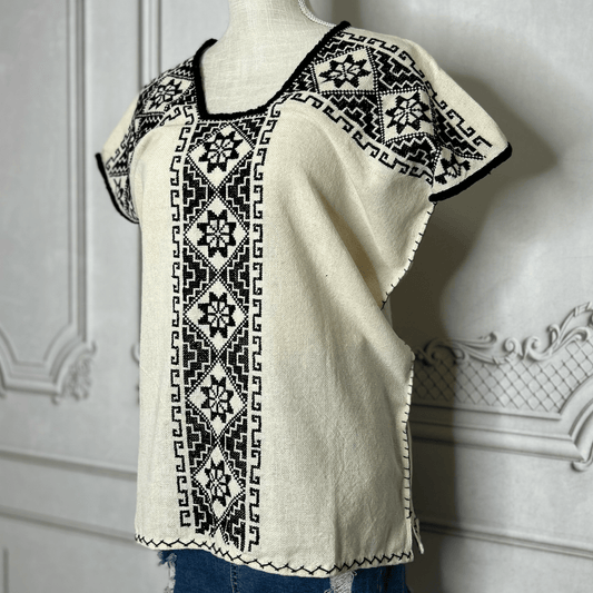 Huanengo Michoacan Huipil Blouse - Black Daisy Huanengo Michoacan Huipil Blouse - Black Daisy