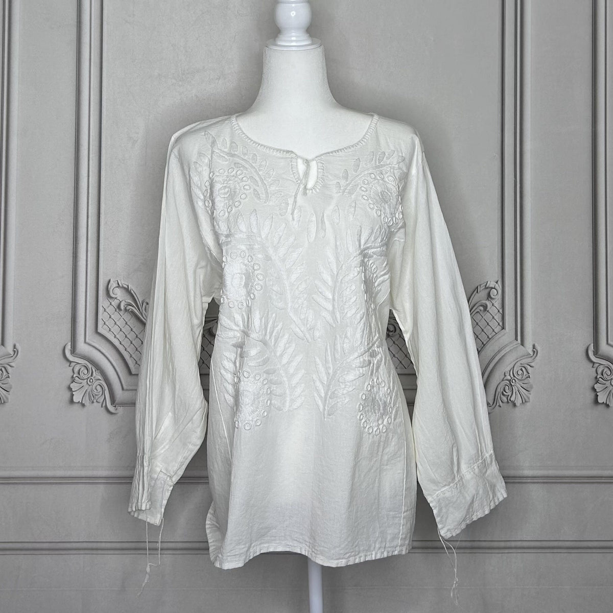 Mexican Embroidered Rococo Tunic - White Mexican Embroidered Rococo Tunic - White
