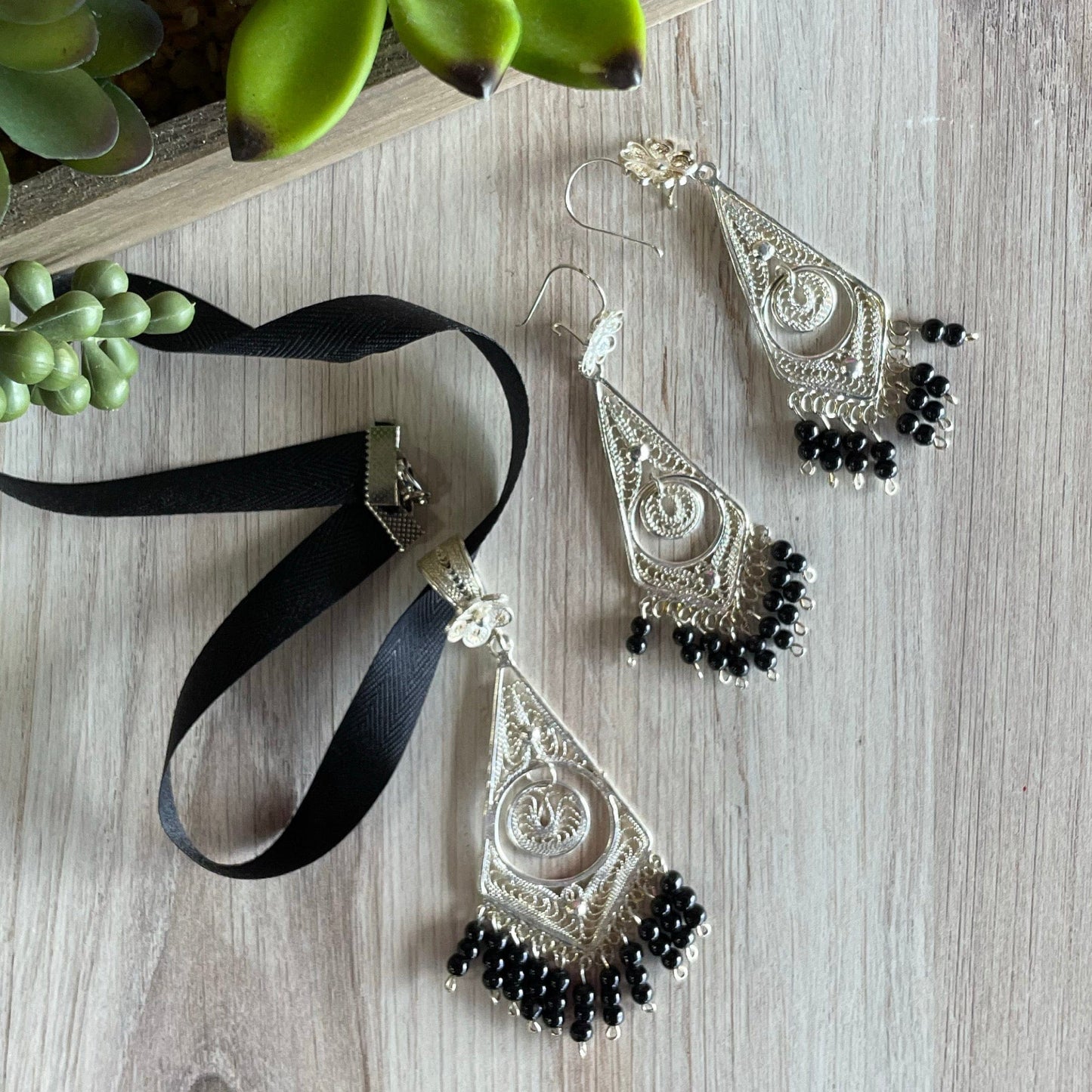 Oaxacan Filigree Earring and Pendant Set - Eye Drop Large Silver