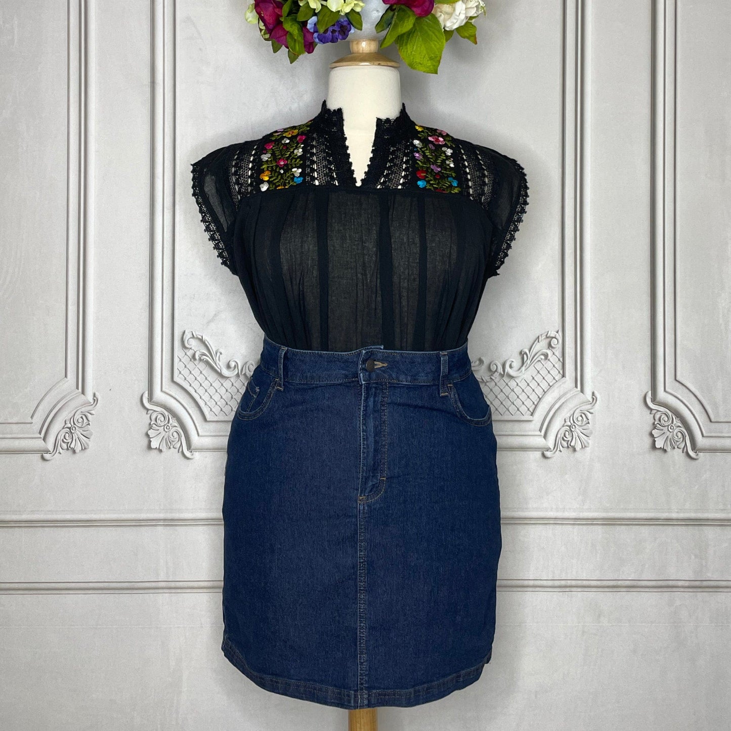 San Antonino Gauze Laced Blouse - Sleeveless