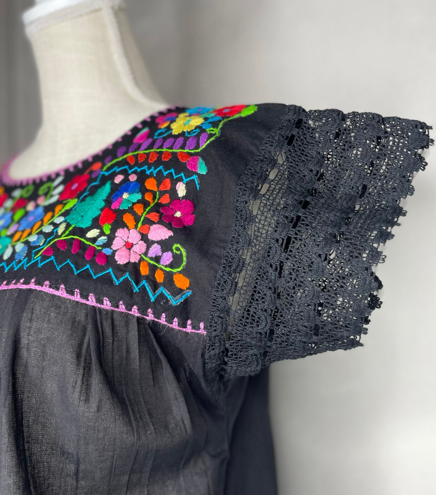Boho Peasant Mexican Blouse - Laced Sleeve