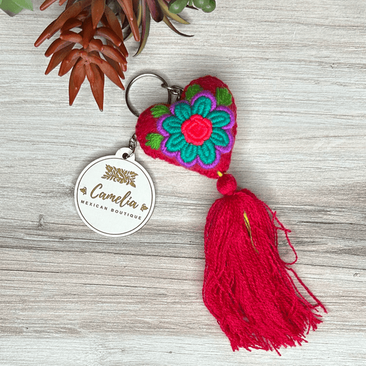 CAMELIA Keychain with embroidered heart pom-pom