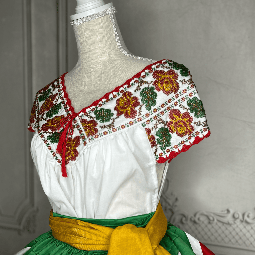 China Poblana Gala Outfit - Red Alcatraz China Poblana Gala Outfit - Red Alcatraz