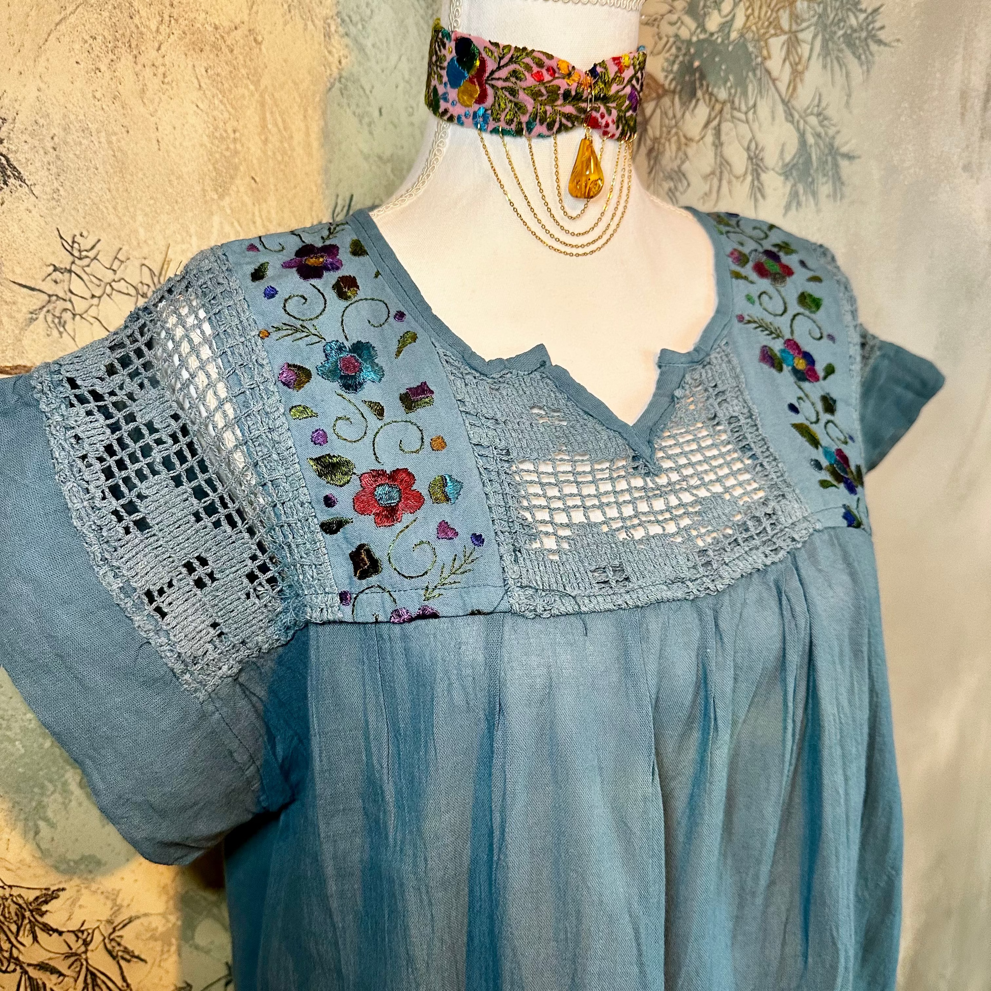 Daisy Embroidered Lace Neck Dress Daisy Embroidered Lace Neck Dress