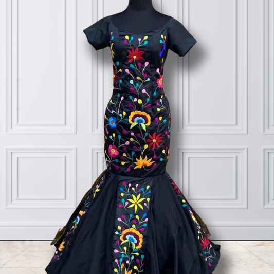 Embroidered Mexican Evening Dress - La Reyna