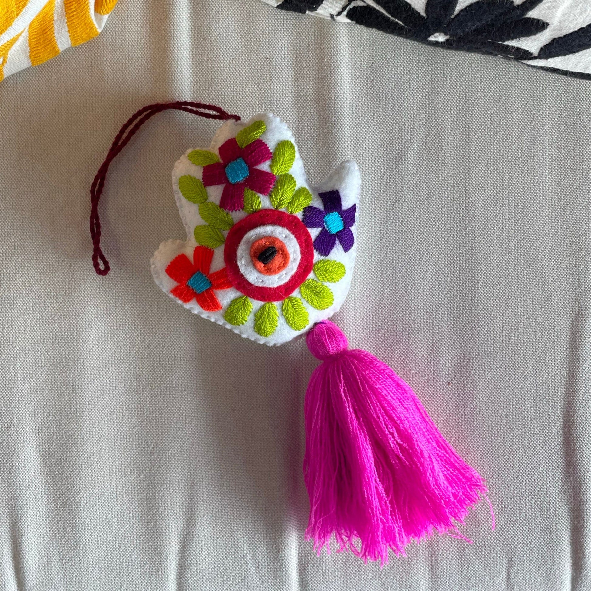 Evil Eye Hand Pom-Pom - Ojo Turco Evil Eye Hand Pom-Pom - Ojo Turco