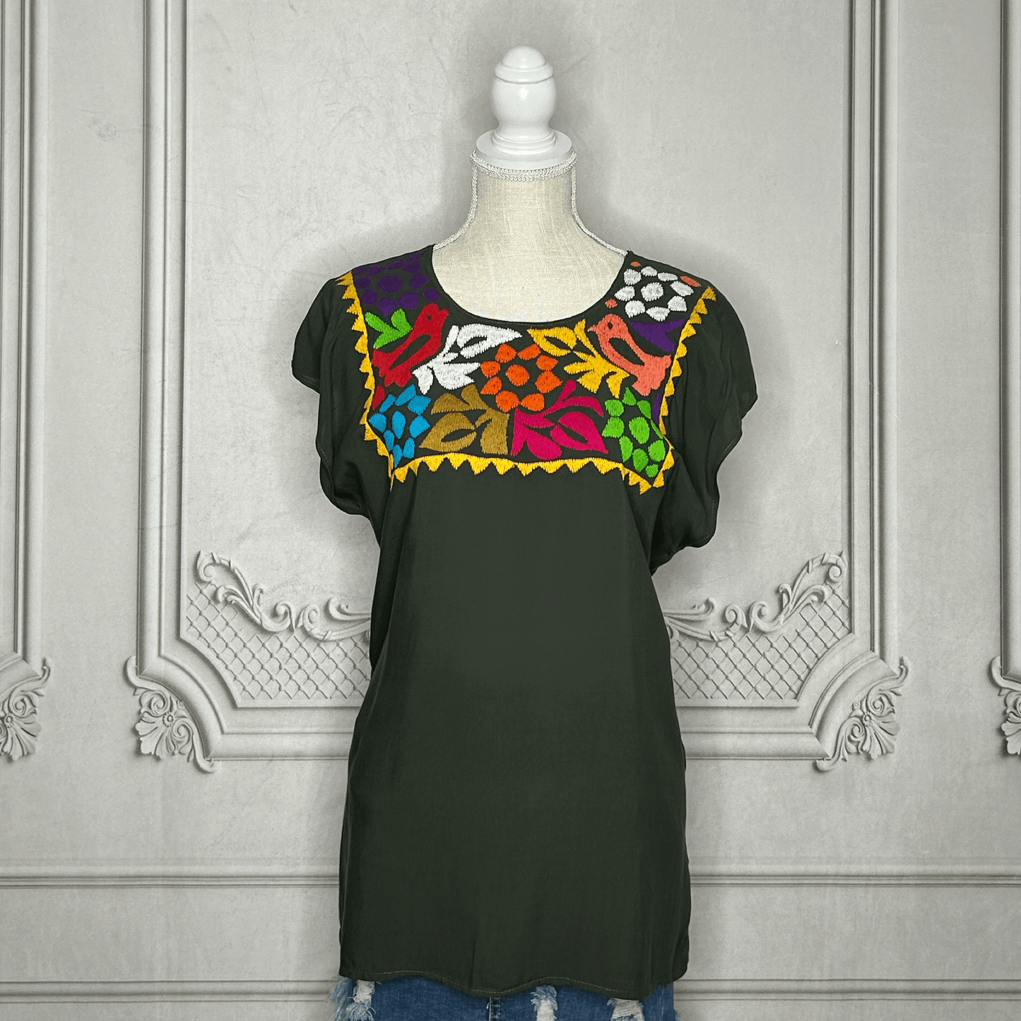 Jalapa Mexican Blouse - Neck Detail