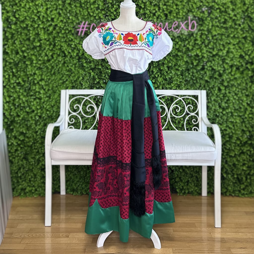 La Galereña Mexican Guanajuato Outfit - Women La Galereña Mexican Guanajuato Outfit - Women