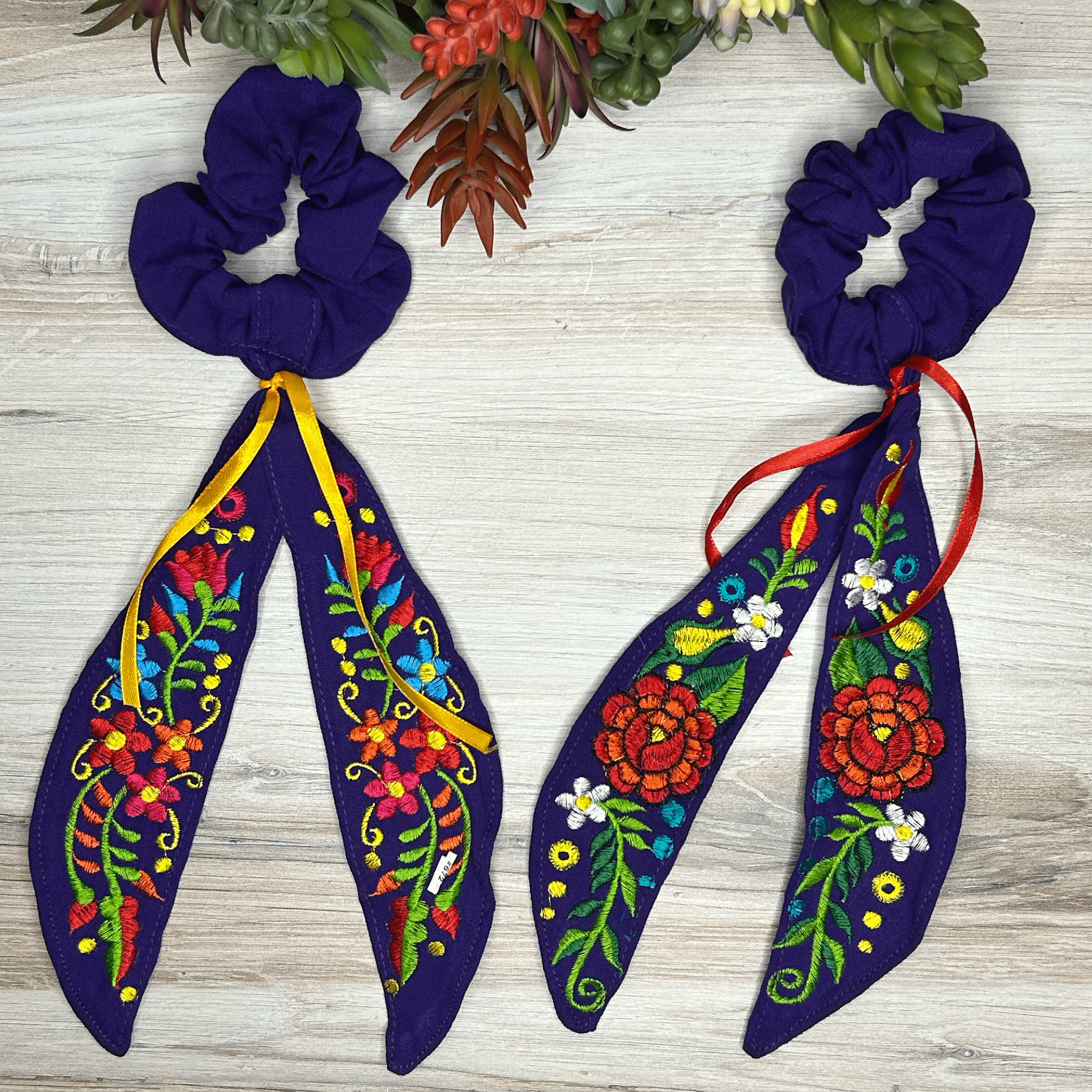 Mexican Embroidered Bow Scrunchie - Daisy Mexican Embroidered Bow Scrunchie - Daisy