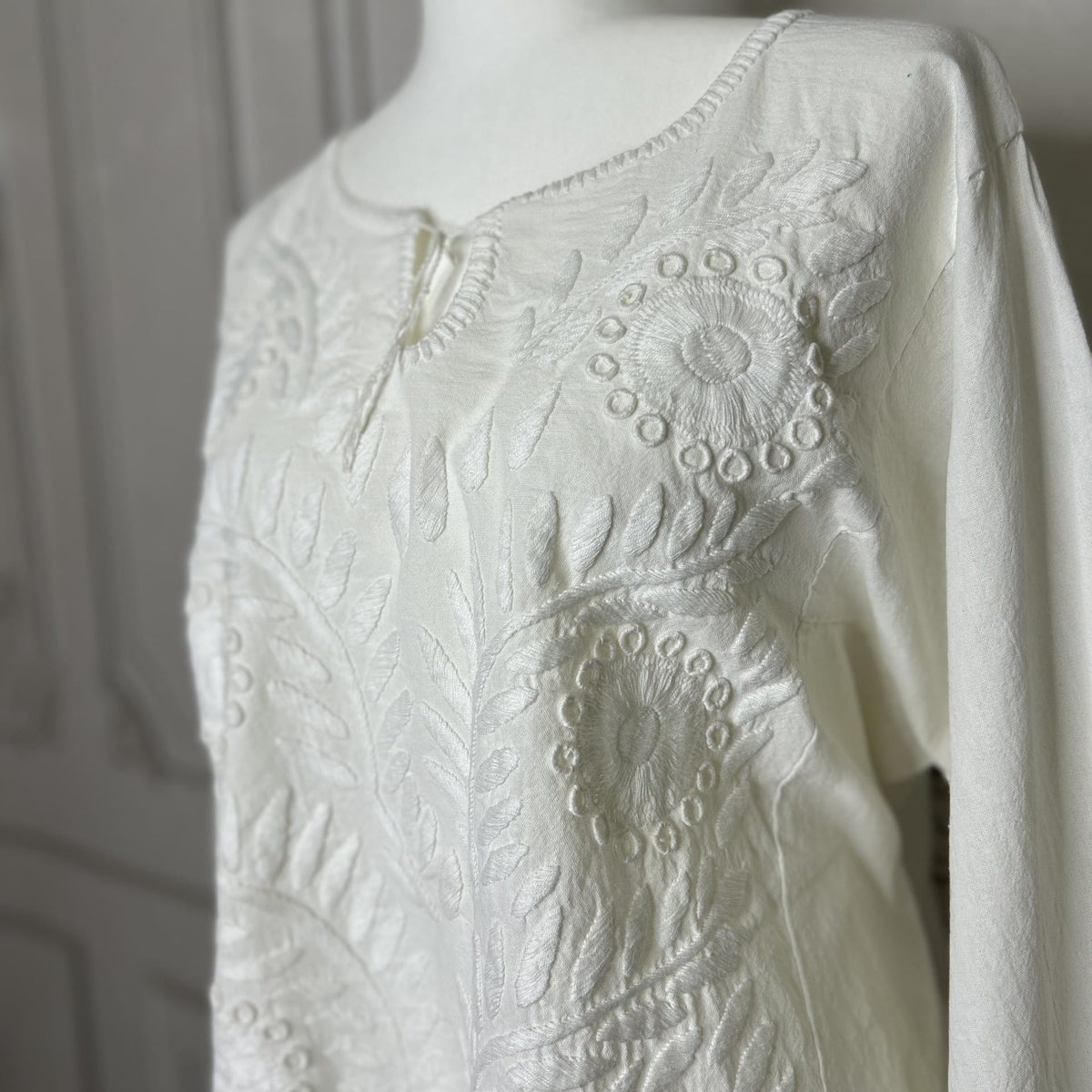 Mexican Embroidered Rococo Tunic - White Mexican Embroidered Rococo Tunic - White