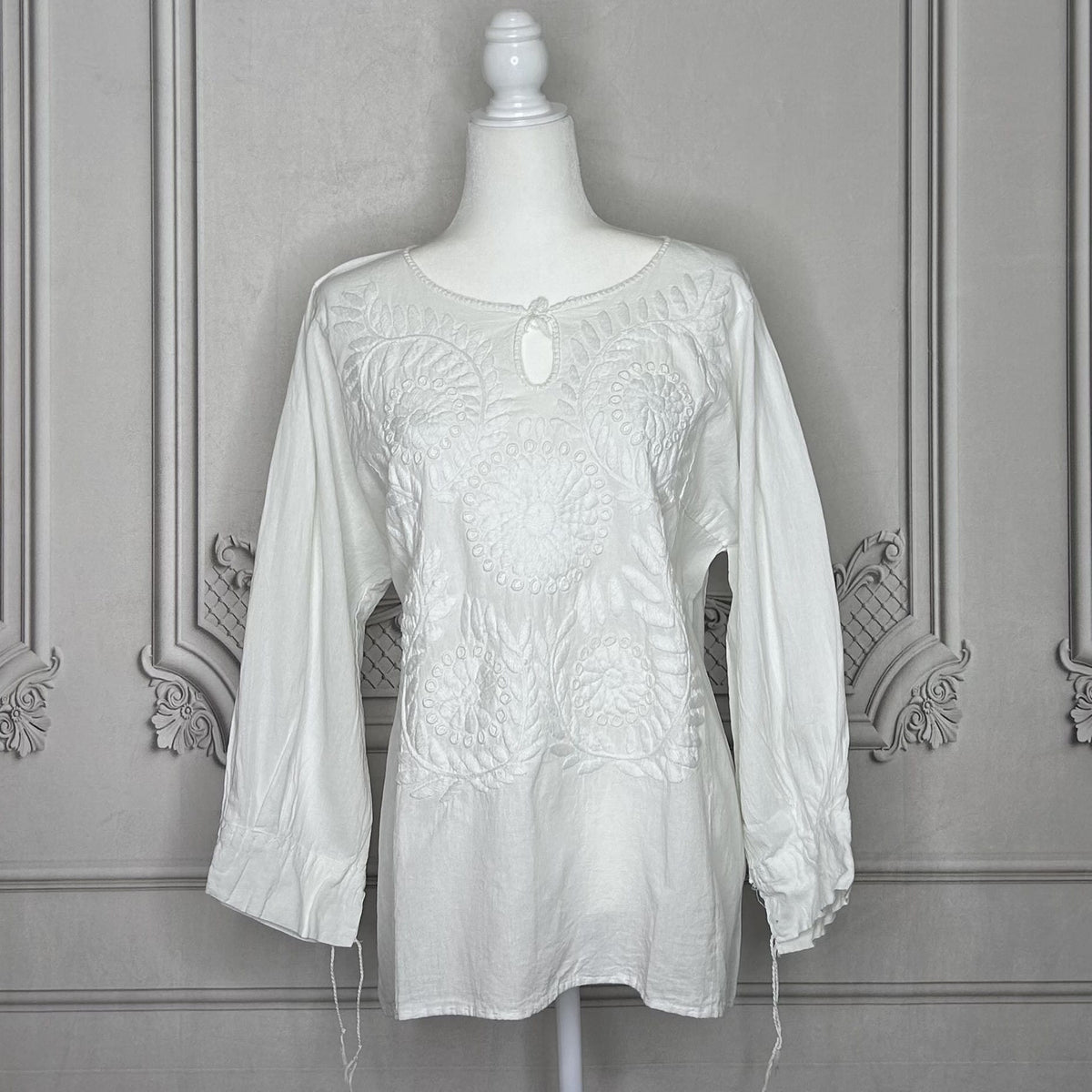 Mexican Embroidered Rococo Tunic - White Mexican Embroidered Rococo Tunic - White