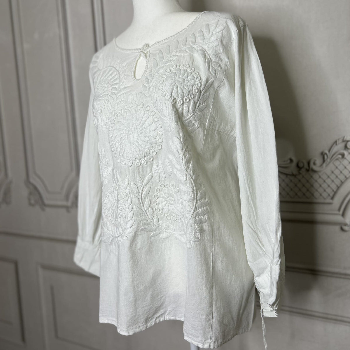 Mexican Embroidered Rococo Tunic - White Mexican Embroidered Rococo Tunic - White