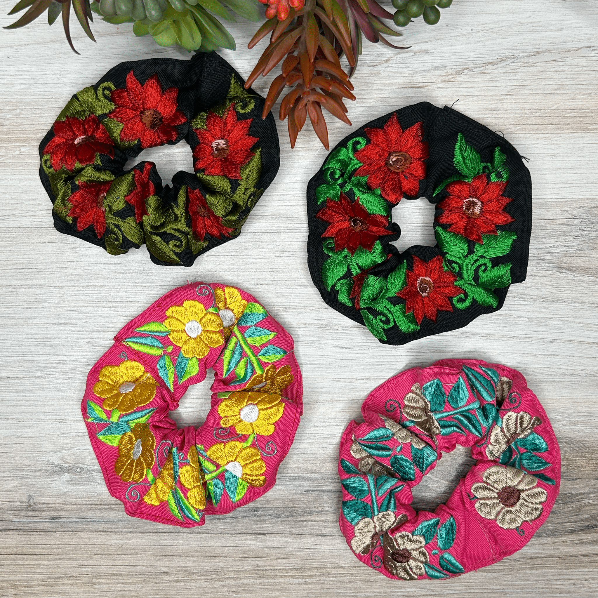 (Mexican Embroidered Scrunchie - Daisy 2 (Mexican Embroidered Scrunchie - Daisy 2
