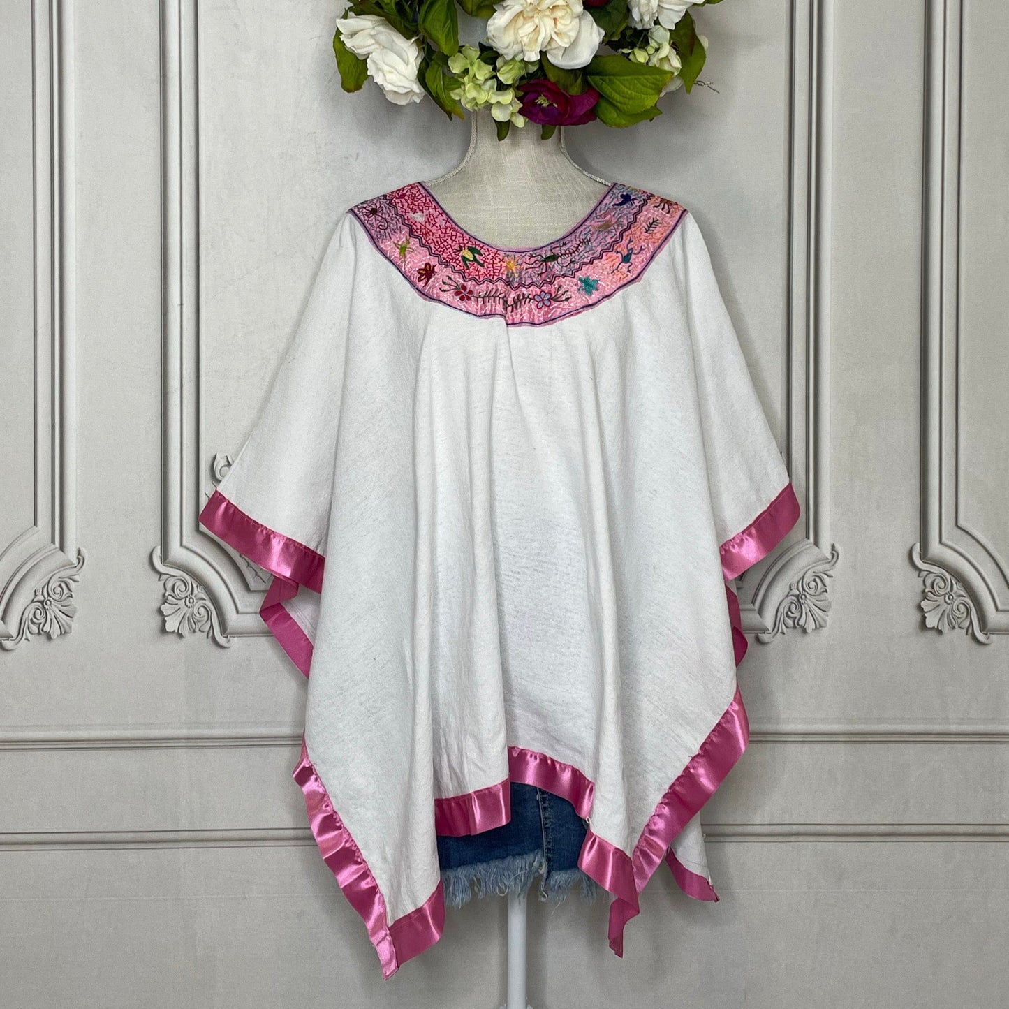 Oaxacan Huipil Blouse - Pinotepa Animalitos