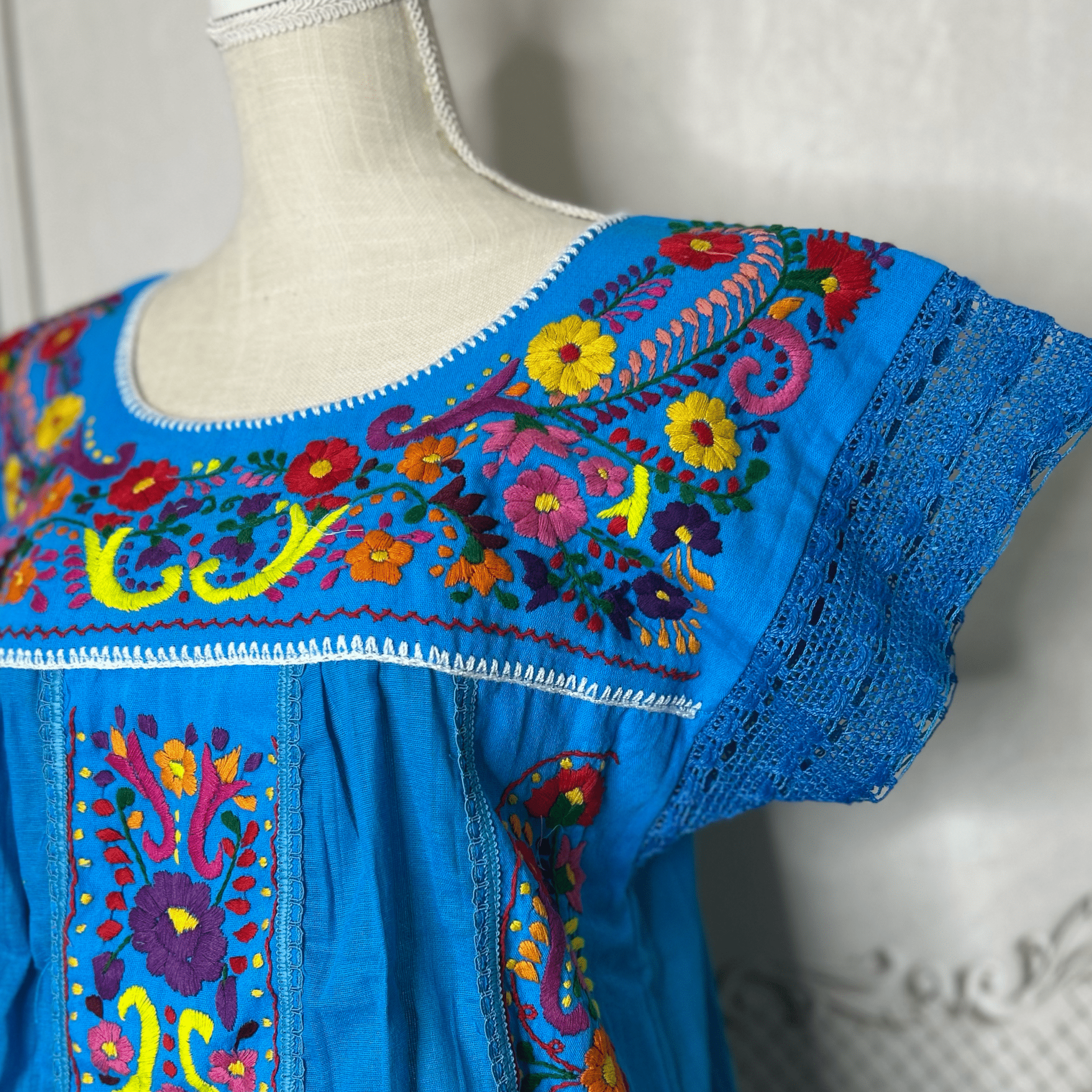 Puebla Embroidered Gauze Blouse - Laced Sleeve Puebla Embroidered Gauze Blouse - Laced Sleeve