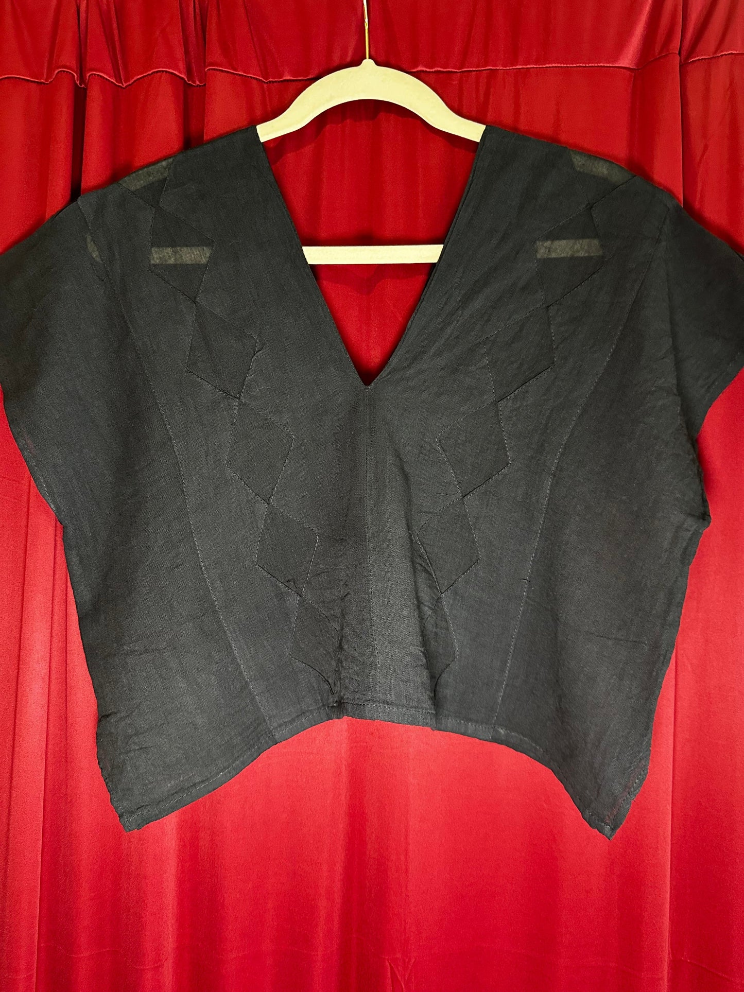 Rombo V-neck Gauze Blouse Rombo V-neck Gauze Blouse