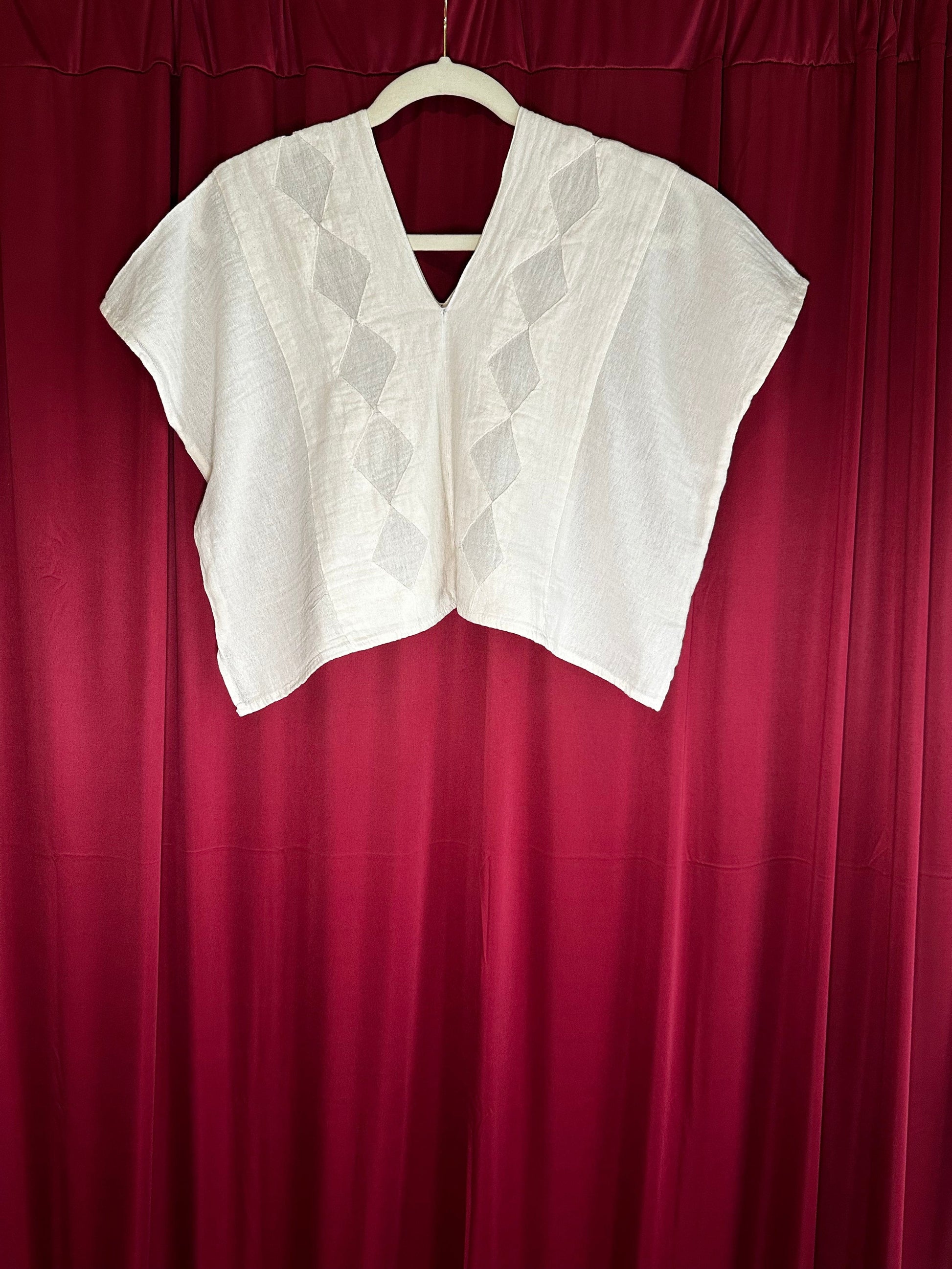 Rombo V-neck Gauze Blouse Rombo V-neck Gauze Blouse