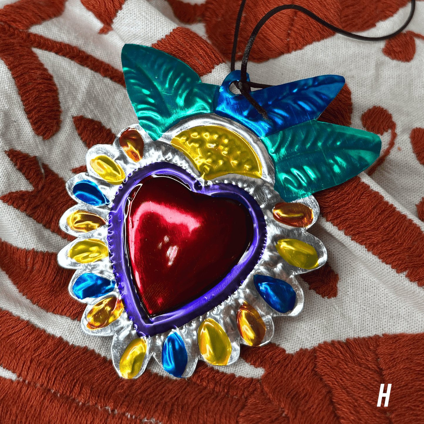 Sacred Heart Tin Ornament - Milagritos de Latón Sacred Heart Tin Ornament - Milagritos de Latón