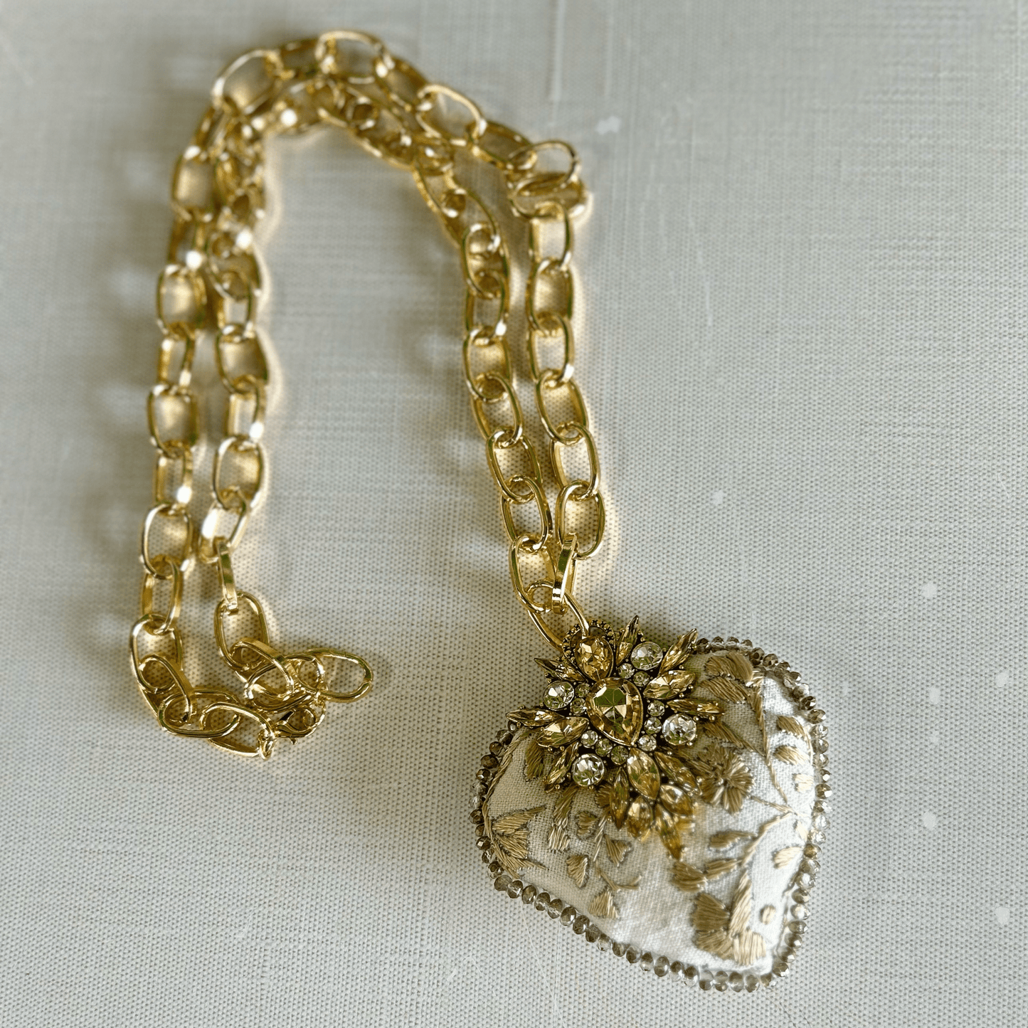 San Antonino Embroidered Heart Earrings - Crystals San Antonino Embroidered Heart Earrings - Crystals