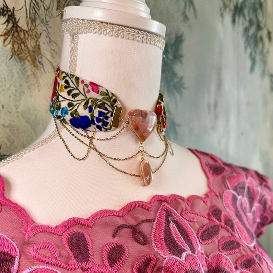 San Antonino Embroidered Pink Lace Agate Choker - Heart Shaped San Antonino Embroidered Pink Lace Agate Choker - Heart Shaped