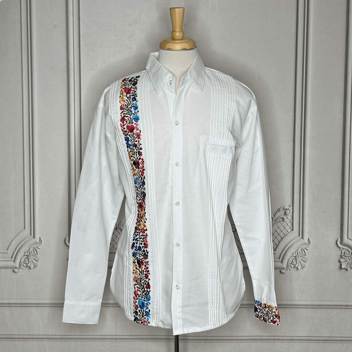 Mexican wedding shirt guayabera 60 photos - Astyledwedding.com Mexican wedding shirt guayabera 60 photos - Astyledwedding.com