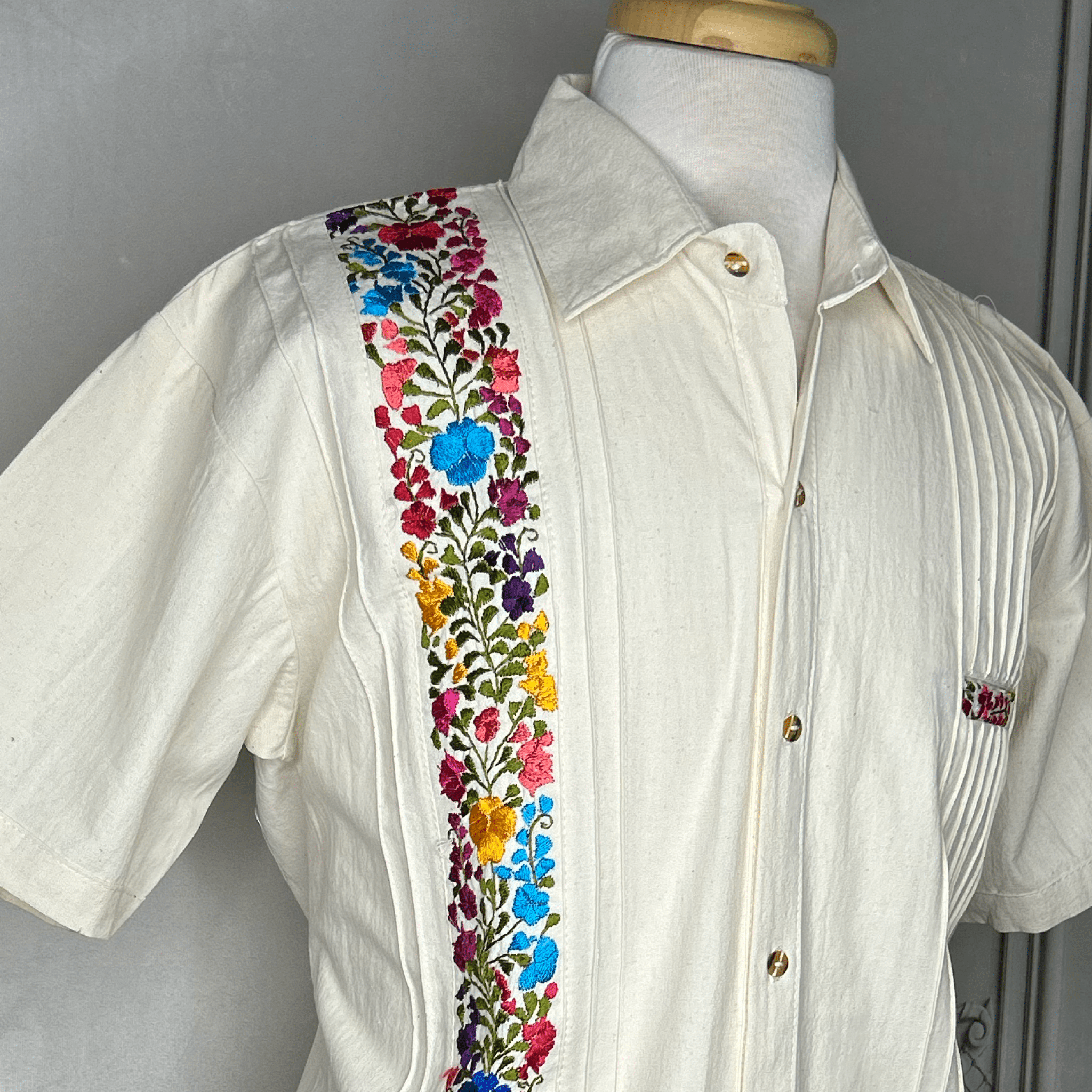 San Antonino Men's Short Sleeve Cotton Guayabera - Multi San Antonino Men's Short Sleeve Cotton Guayabera - Multi