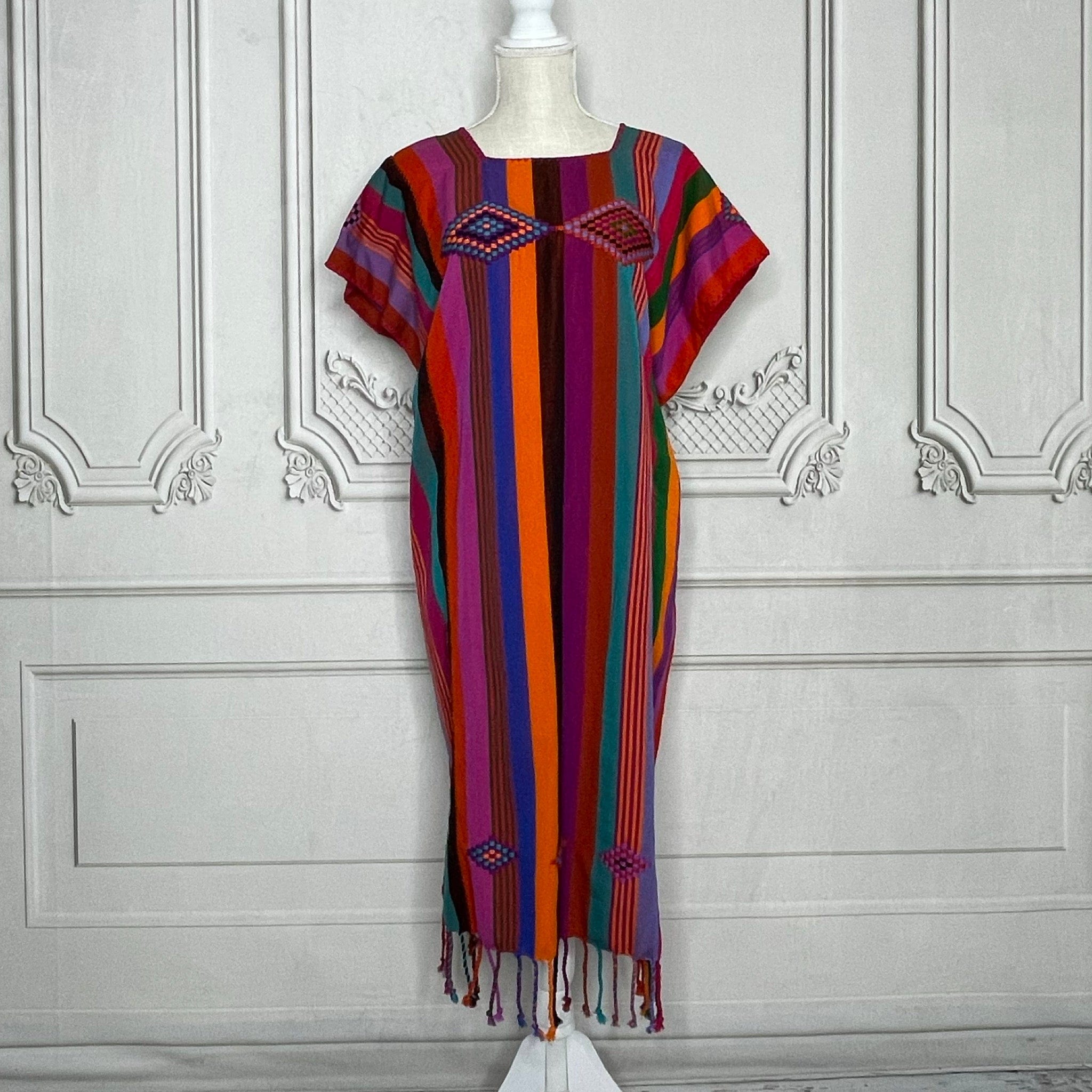 Traditional Pantelho Chiapas Huipil - Geo Tassels