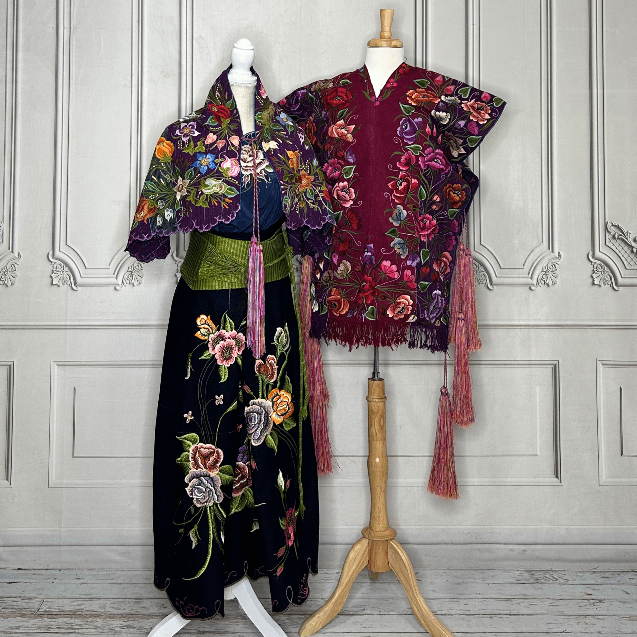 Traditional Zinacantan Chiapas Outfit - Women