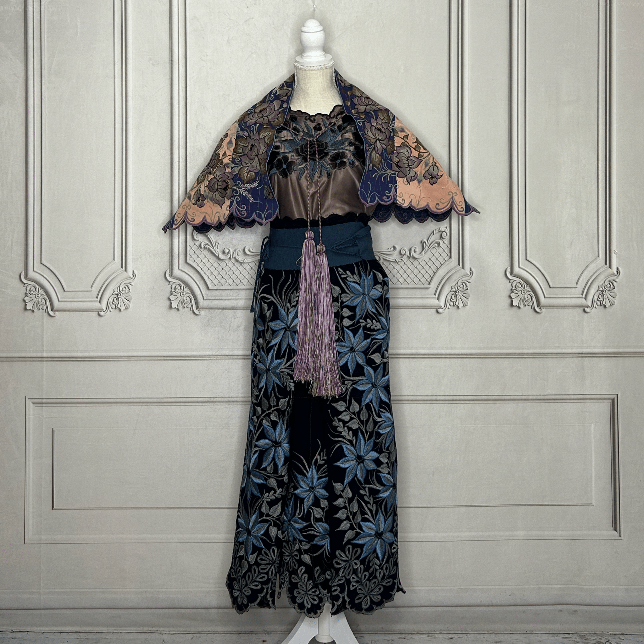 Traditional Zinacantan Chiapas Outfit - Women Traditional Zinacantan Chiapas Outfit - Women