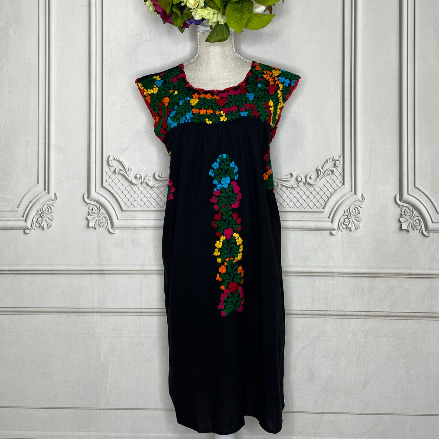 San Antonino Sleeveless Dress - Knee Length Cotton Embroidery