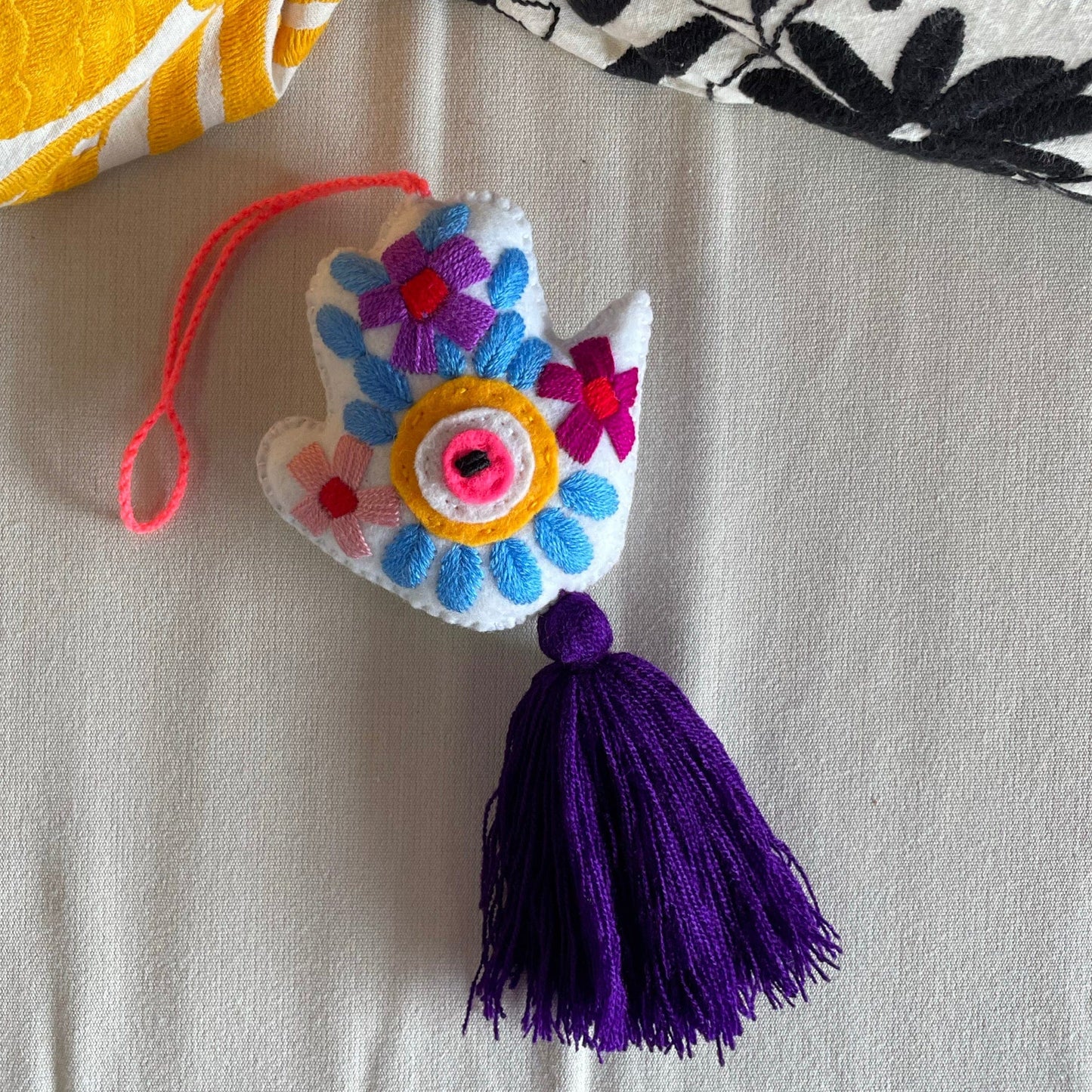 Evil Eye Hand Pom-Pom - Ojo Turco