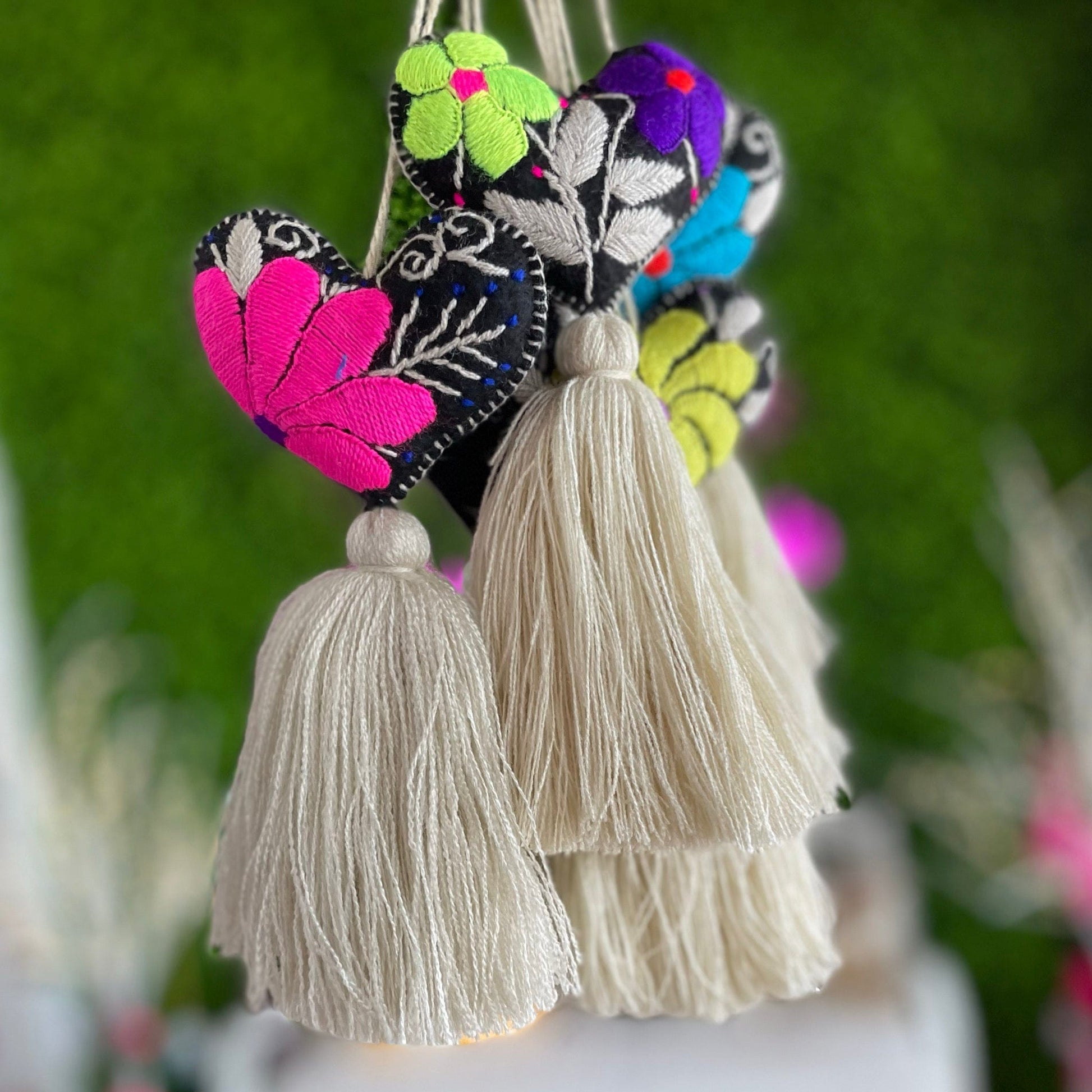 Heart Pom-Pom - Cream Tassel