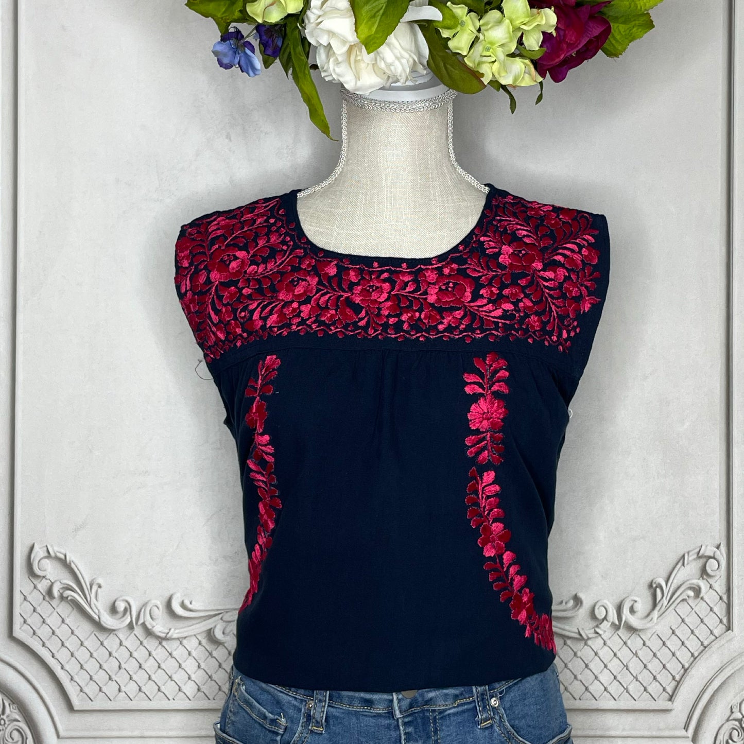 San Antonino Mexican Blouse - Sleeveless Silk Embroidery