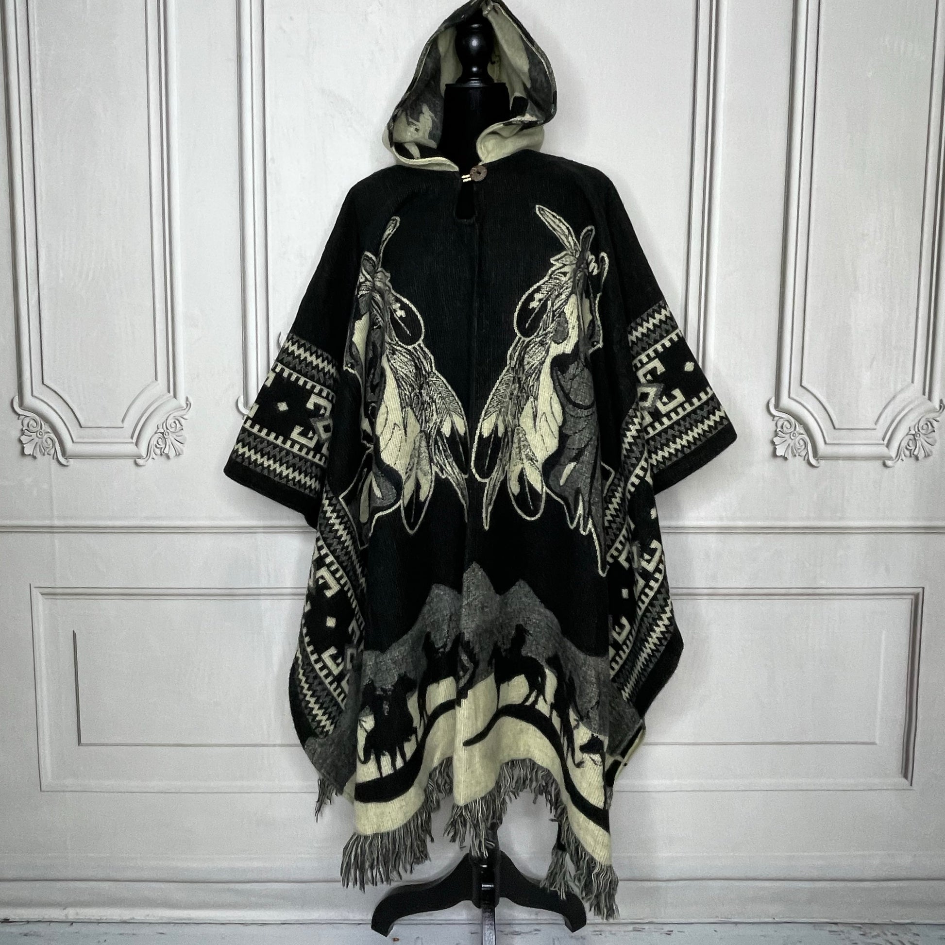 Mexican Alpaca Wool Poncho Hooded - Feathered Horse – Camelia Boutique