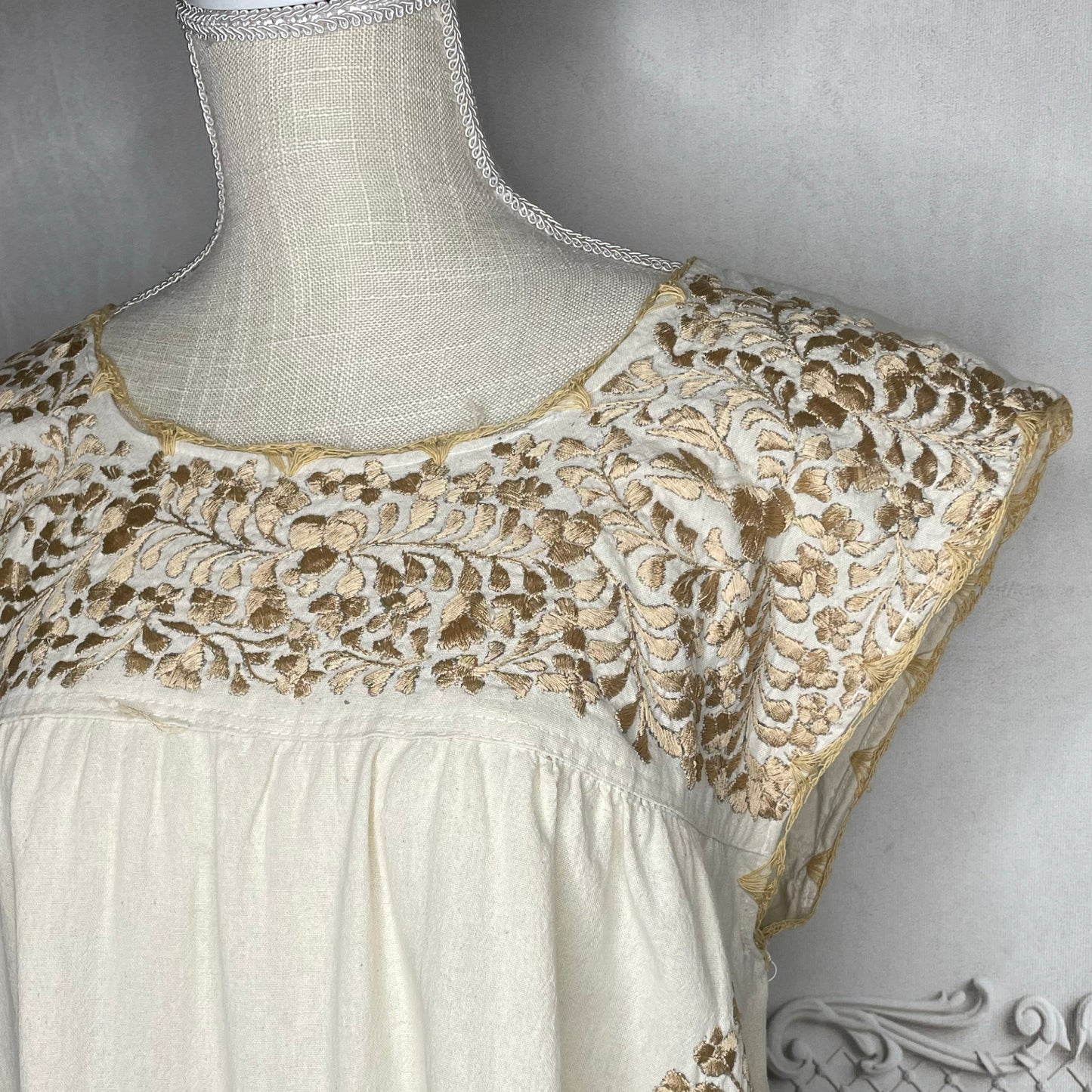 San Antonino Sleeveless Dress - Knee Length Silk Embroidery
