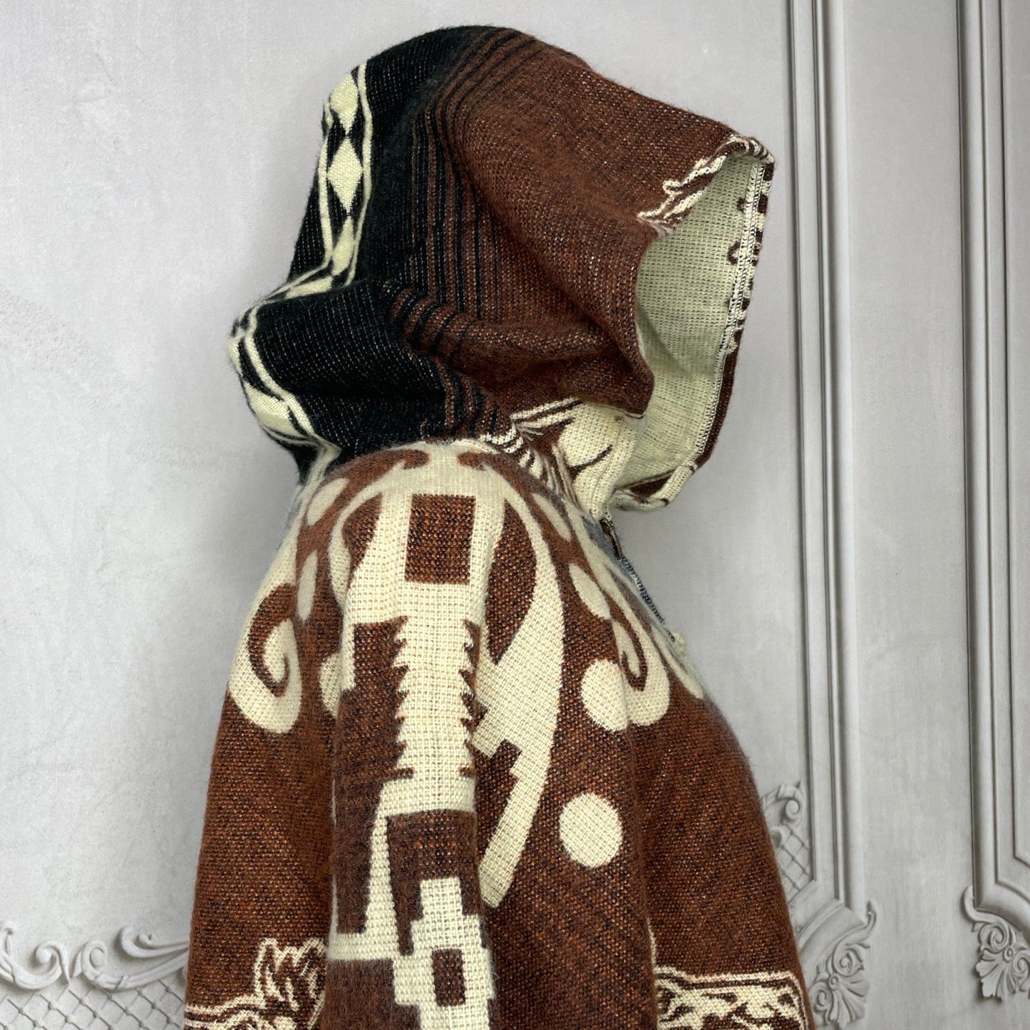 Mexican Alpaca Wool Poncho Hooded - Standing Horse