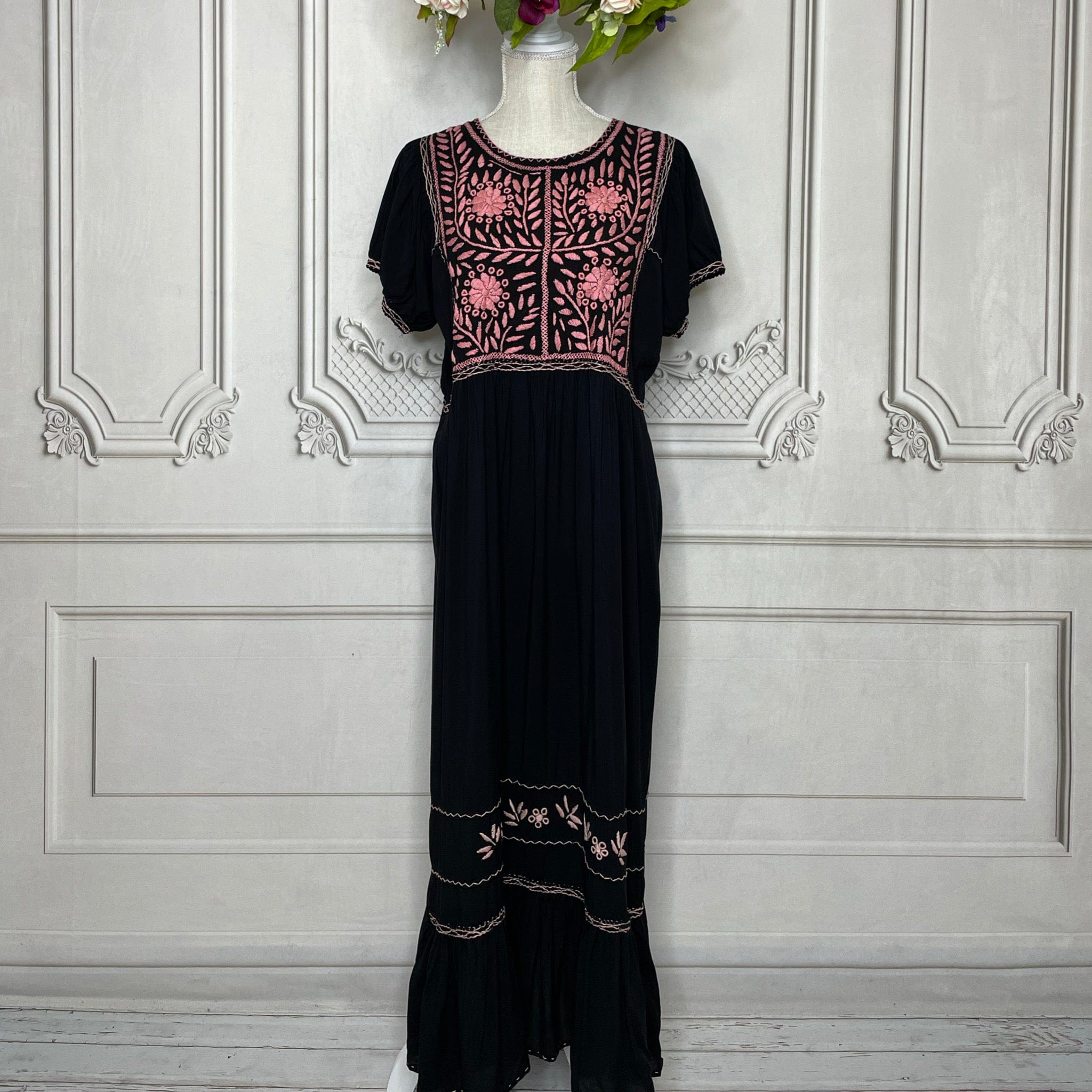 Rococo Short Sleeve Midi Dress