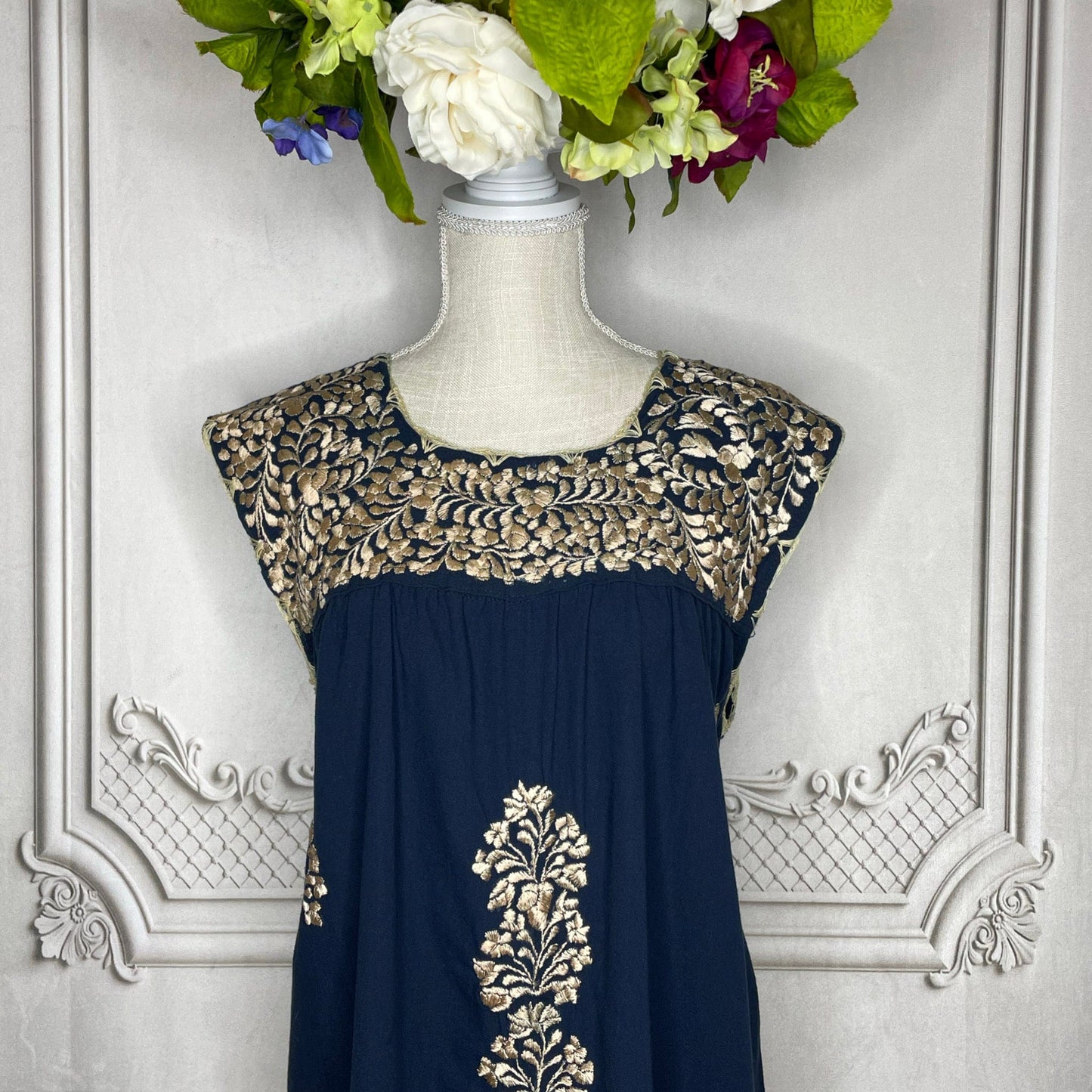 San Antonino Sleeveless Dress - Knee Length Silk Embroidery